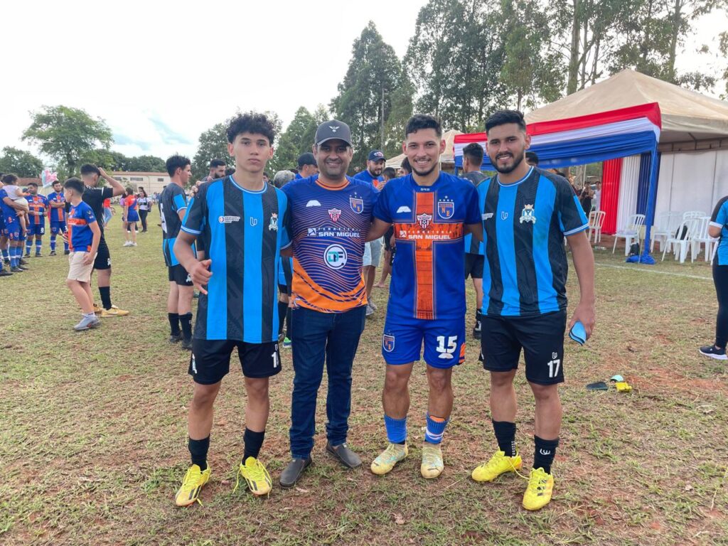 Em Ypejhú, Nueva Estrella invicto conquista o hexacampeonato da liga de futebol local Em Ypejhú, Nueva Estrella invicto conquista o hexacampeonato da liga de futebol local