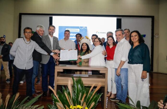 Assinatura-de-Convenios-em-Ponta-Pora-Foto-Saul-Schramm-4-730x480