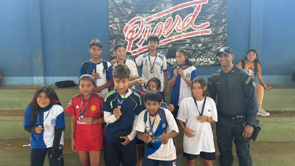 Polícia Militar realiza 1º Jogos PROERD na Aldeia Amambai Polícia Militar realiza 1º Jogos PROERD na Aldeia Amambai