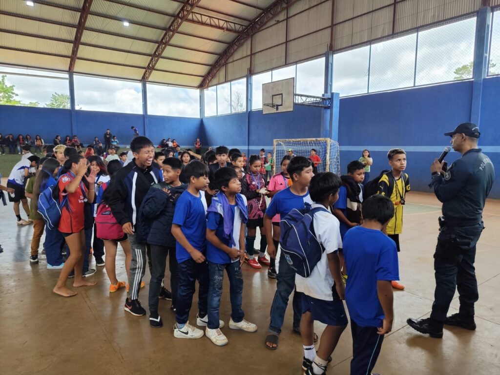 Polícia Militar realiza 1º Jogos PROERD na Aldeia Amambai Polícia Militar realiza 1º Jogos PROERD na Aldeia Amambai