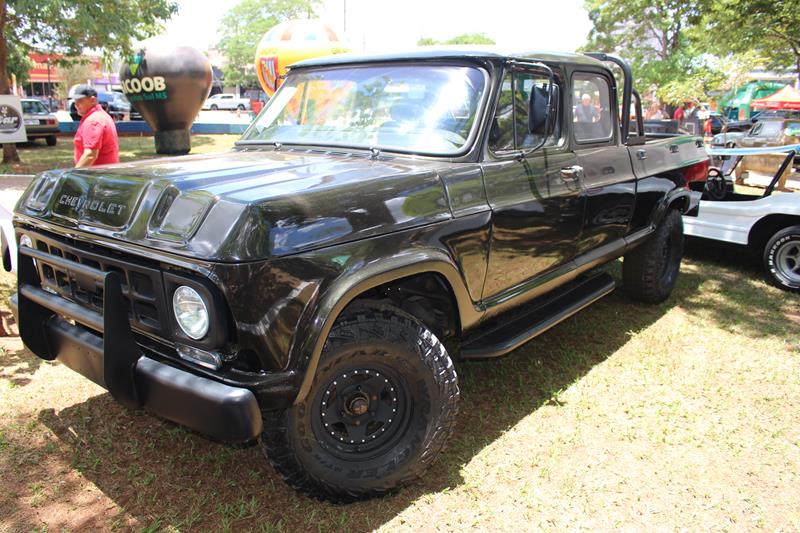 10º Encontro de Carro Antigo foi sucesso total em Amambai