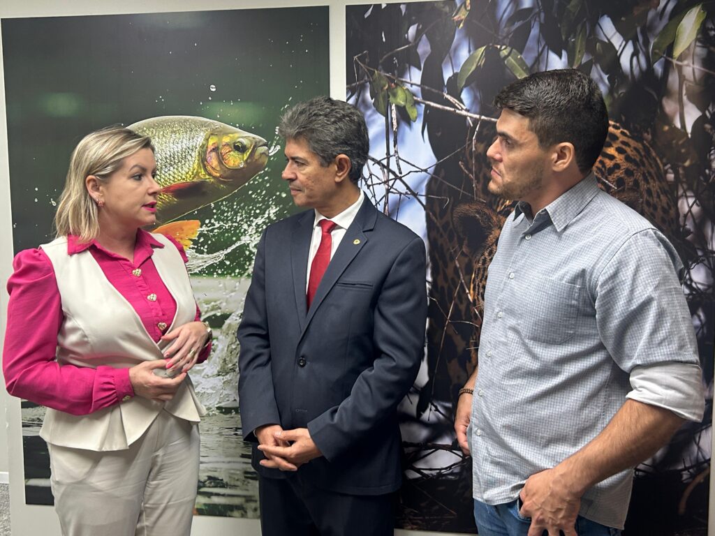 Janete Córdoba e Eder Pinzan cumprem agendas em Campo Grande na busca de recursos para Amambai Janete Córdoba e Eder Pinzan cumprem agendas em Campo Grande na busca de recursos para Amambai