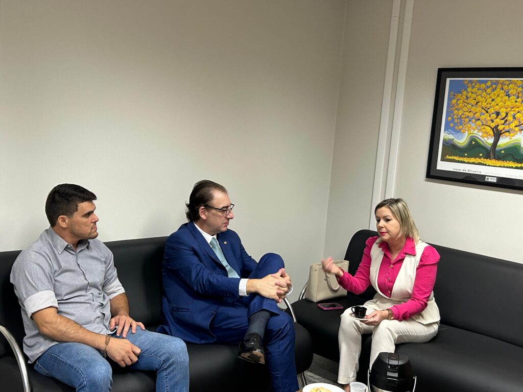 Janete Córdoba e Eder Pinzan cumprem agendas em Campo Grande na busca de recursos para Amambai Janete Córdoba e Eder Pinzan cumprem agendas em Campo Grande na busca de recursos para Amambai