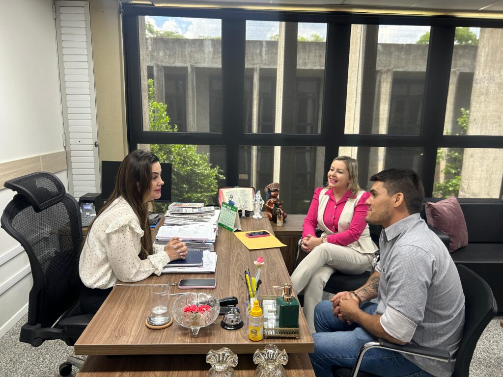 Janete Córdoba e Eder Pinzan cumprem agendas em Campo Grande na busca de recursos para Amambai Janete Córdoba e Eder Pinzan cumprem agendas em Campo Grande na busca de recursos para Amambai