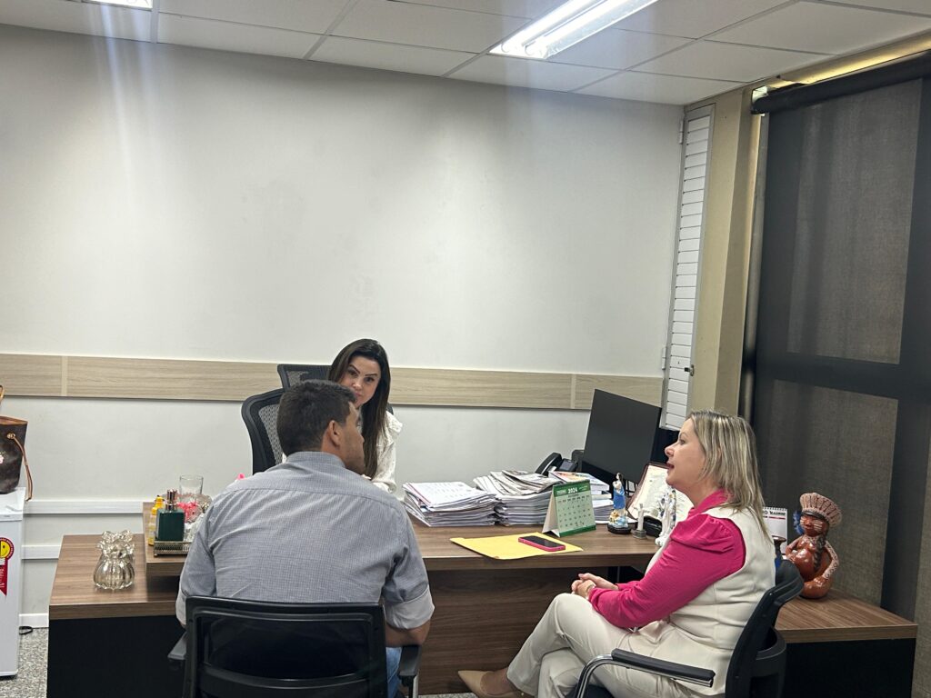 Janete Córdoba e Eder Pinzan cumprem agendas em Campo Grande na busca de recursos para Amambai Janete Córdoba e Eder Pinzan cumprem agendas em Campo Grande na busca de recursos para Amambai