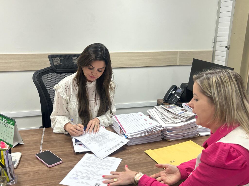 Janete Córdoba e Eder Pinzan cumprem agendas em Campo Grande na busca de recursos para Amambai Janete Córdoba e Eder Pinzan cumprem agendas em Campo Grande na busca de recursos para Amambai