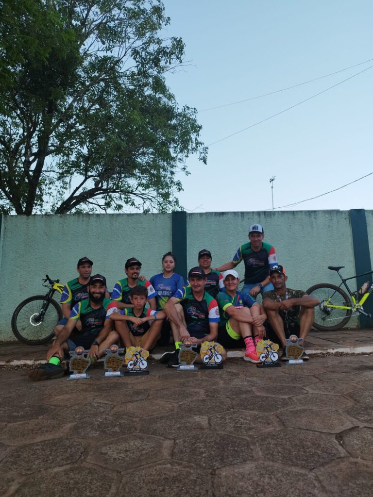 Ciclismo de Paranhos conquista troféus em Itaquiraí
