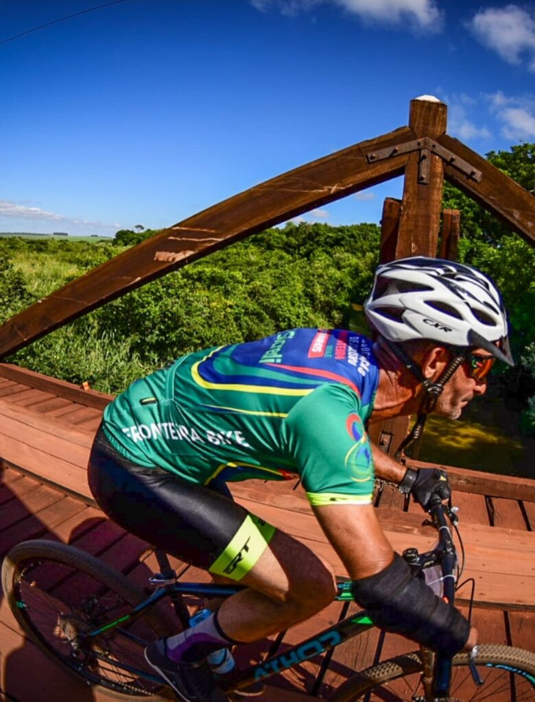 Ciclismo de Paranhos conquista troféus em Itaquiraí