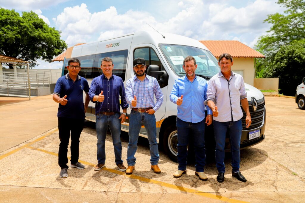 Tacuru conquista Van adaptada para transporte de pessoas com deficiência Tacuru conquista Van adaptada para transporte de pessoas com deficiência