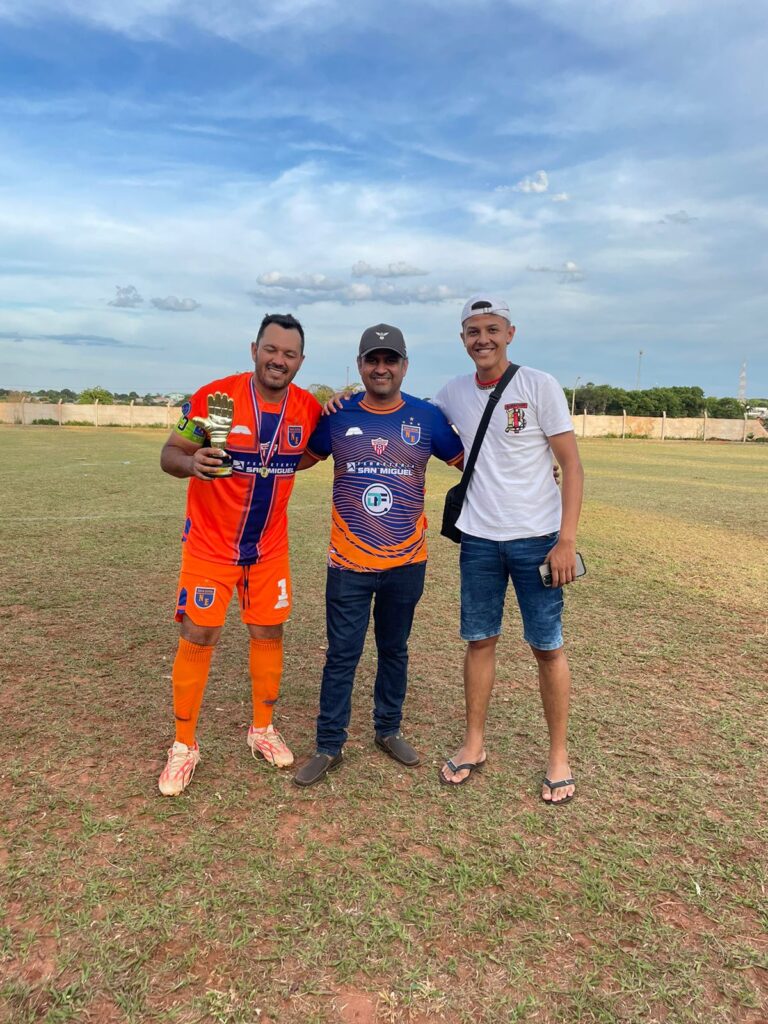 Em Ypejhú, Nueva Estrella invicto conquista o hexacampeonato da liga de futebol local Em Ypejhú, Nueva Estrella invicto conquista o hexacampeonato da liga de futebol local
