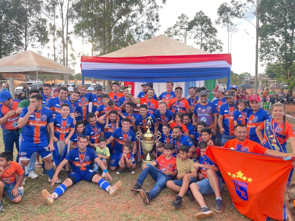 Em Ypejhú, Nueva Estrella invicto conquista o hexacampeonato da liga de futebol local Em Ypejhú, Nueva Estrella invicto conquista o hexacampeonato da liga de futebol local