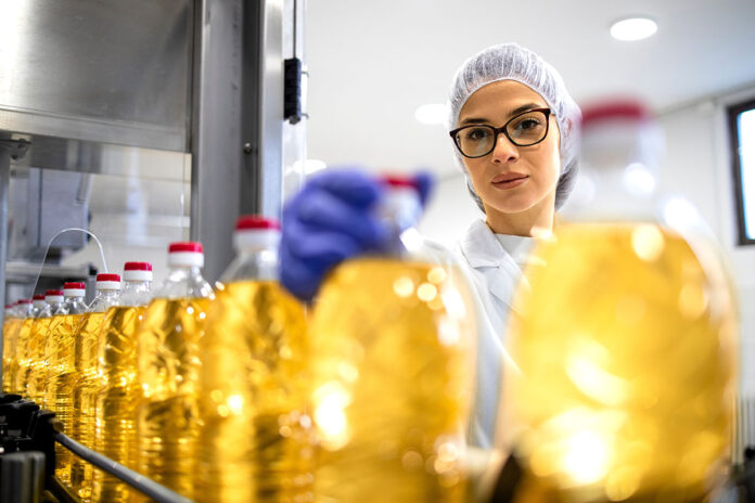 Female,Food,Factory,Supervisor,Or,Technologist,Checking,Quality,Of,The