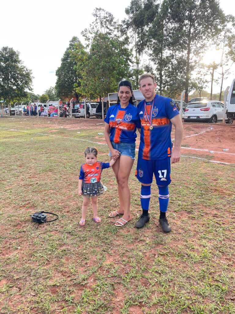 Em Ypejhú, Nueva Estrella invicto conquista o hexacampeonato da liga de futebol local Em Ypejhú, Nueva Estrella invicto conquista o hexacampeonato da liga de futebol local