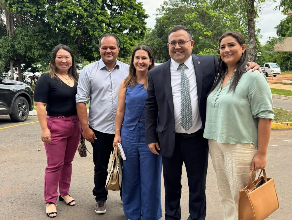 Prefeita eleita de Aral Moreira discute Educação em reunião com líderes estaduais Prefeita eleita de Aral Moreira discute Educação em reunião com líderes estaduais