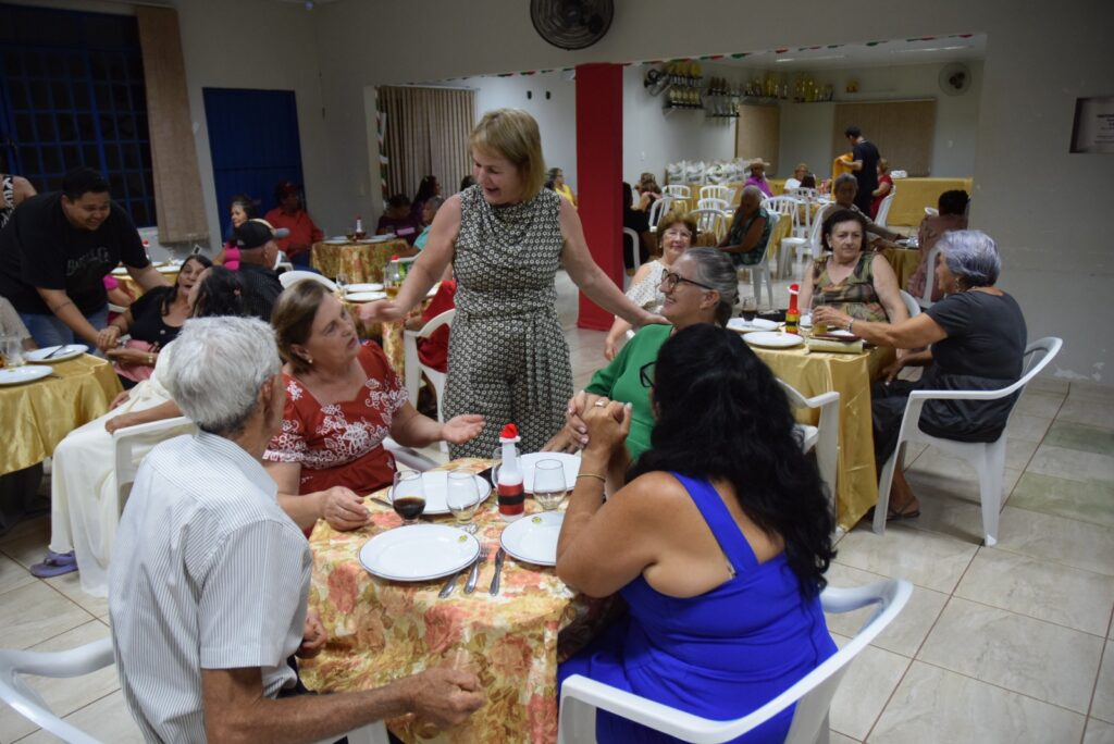 Grupo da Terceira Idade de Iguatemi participa de confraternização de encerramento das atividades em 2024