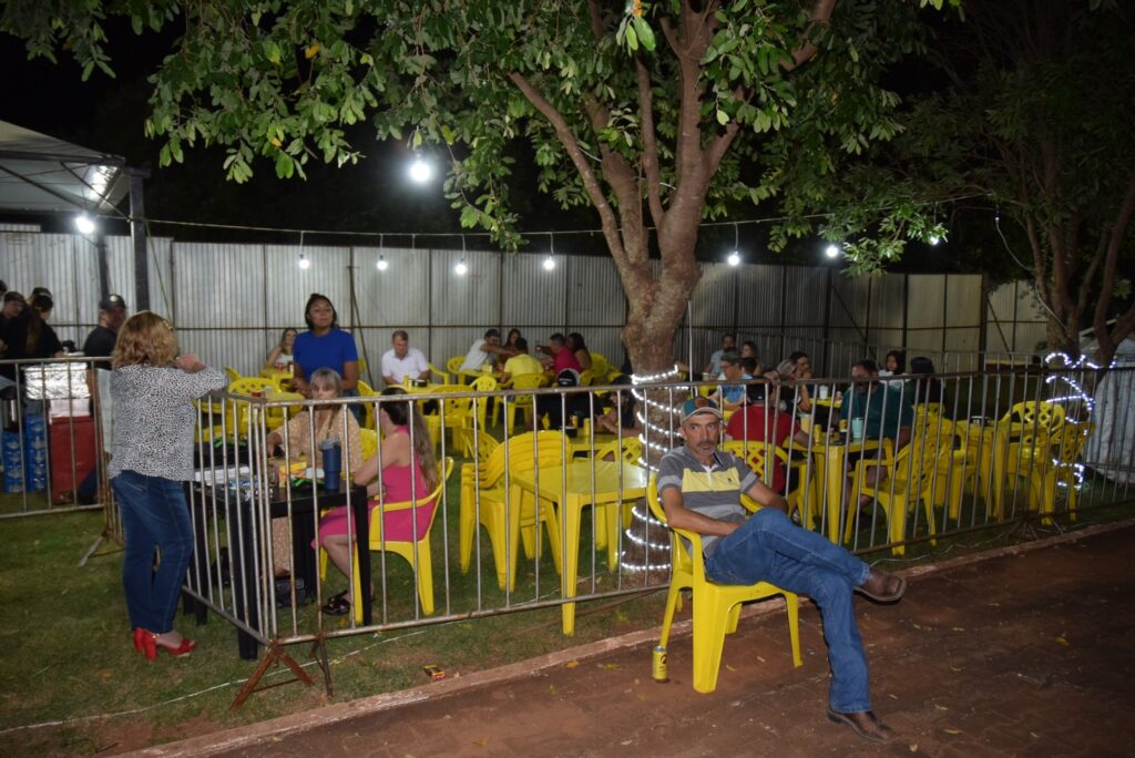 Show com grupo de renome nacional, Traia Véia, reuniu mais de 6 mil pessoas nas comemorações de final de ano, em Iguatemi Show com grupo de renome nacional, Traia Véia, reuniu mais de 6 mil pessoas nas comemorações de final de ano, em Iguatemi