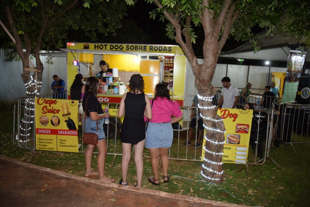 Show com grupo de renome nacional, Traia Véia, reuniu mais de 6 mil pessoas nas comemorações de final de ano, em Iguatemi Show com grupo de renome nacional, Traia Véia, reuniu mais de 6 mil pessoas nas comemorações de final de ano, em Iguatemi