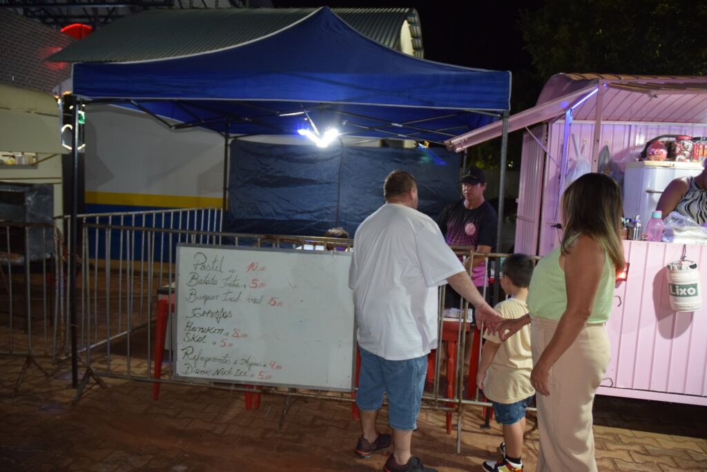 Show com grupo de renome nacional, Traia Véia, reuniu mais de 6 mil pessoas nas comemorações de final de ano, em Iguatemi Show com grupo de renome nacional, Traia Véia, reuniu mais de 6 mil pessoas nas comemorações de final de ano, em Iguatemi