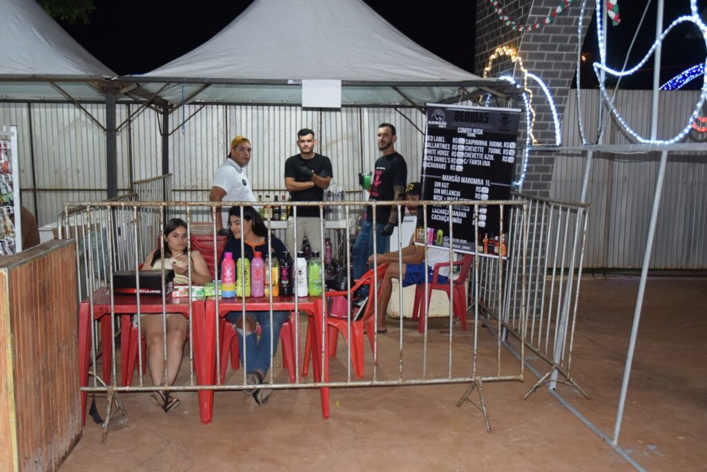 Show com grupo de renome nacional, Traia Véia, reuniu mais de 6 mil pessoas nas comemorações de final de ano, em Iguatemi Show com grupo de renome nacional, Traia Véia, reuniu mais de 6 mil pessoas nas comemorações de final de ano, em Iguatemi