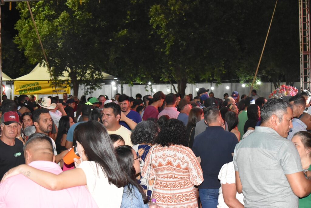 Show com grupo de renome nacional, Traia Véia, reuniu mais de 6 mil pessoas nas comemorações de final de ano, em Iguatemi Show com grupo de renome nacional, Traia Véia, reuniu mais de 6 mil pessoas nas comemorações de final de ano, em Iguatemi