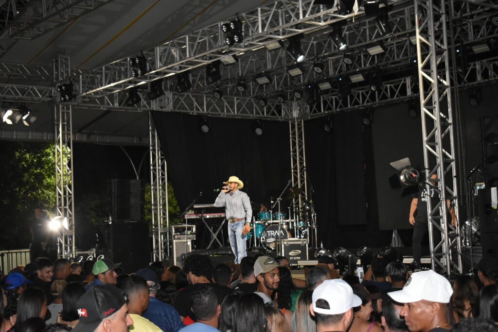 Show com grupo de renome nacional, Traia Véia, reuniu mais de 6 mil pessoas nas comemorações de final de ano, em Iguatemi Show com grupo de renome nacional, Traia Véia, reuniu mais de 6 mil pessoas nas comemorações de final de ano, em Iguatemi