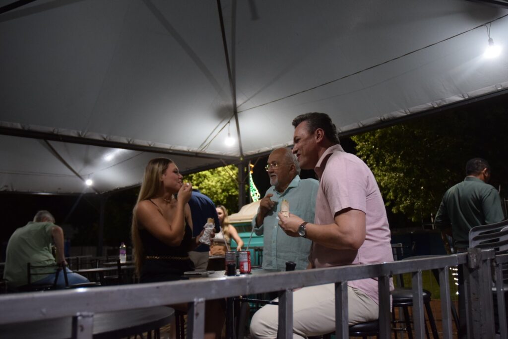 Show com grupo de renome nacional, Traia Véia, reuniu mais de 6 mil pessoas nas comemorações de final de ano, em Iguatemi Show com grupo de renome nacional, Traia Véia, reuniu mais de 6 mil pessoas nas comemorações de final de ano, em Iguatemi