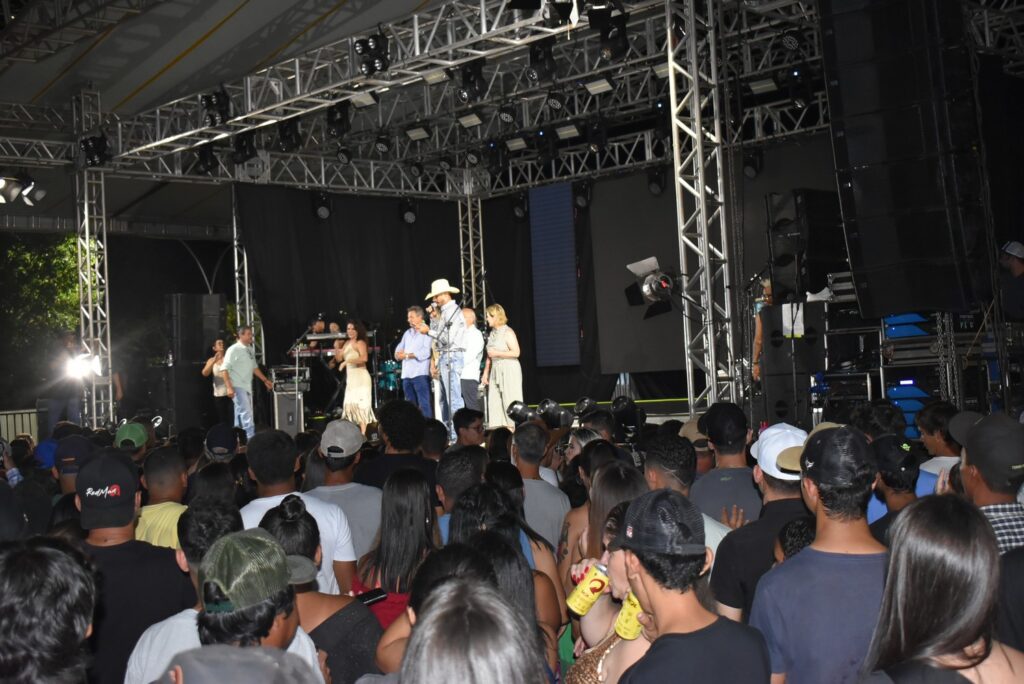 Show com grupo de renome nacional, Traia Véia, reuniu mais de 6 mil pessoas nas comemorações de final de ano, em Iguatemi Show com grupo de renome nacional, Traia Véia, reuniu mais de 6 mil pessoas nas comemorações de final de ano, em Iguatemi