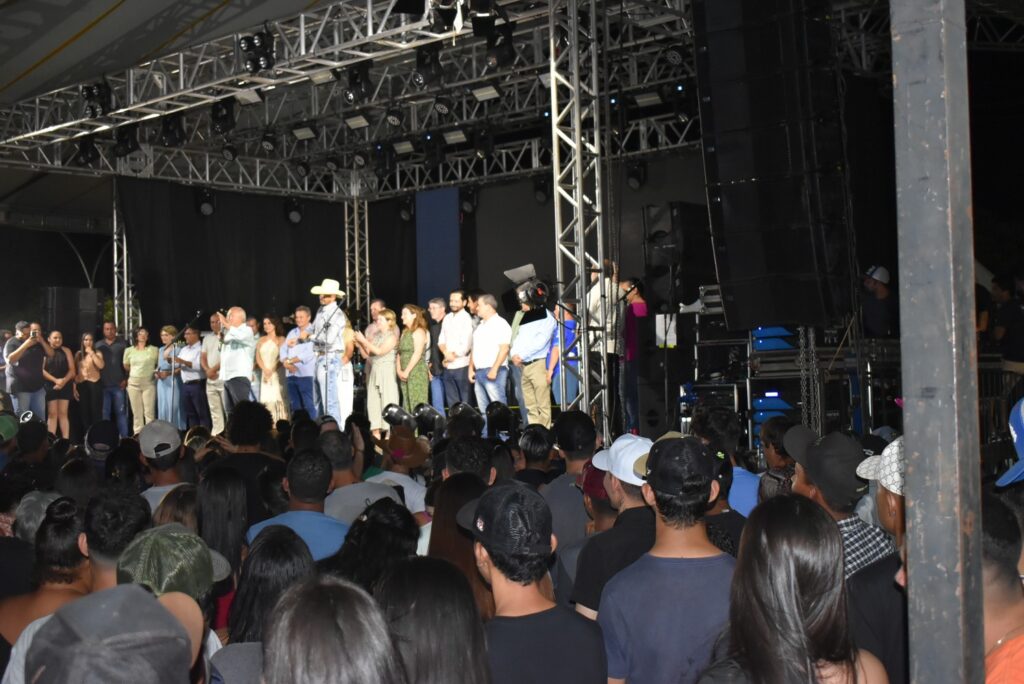 Show com grupo de renome nacional, Traia Véia, reuniu mais de 6 mil pessoas nas comemorações de final de ano, em Iguatemi Show com grupo de renome nacional, Traia Véia, reuniu mais de 6 mil pessoas nas comemorações de final de ano, em Iguatemi