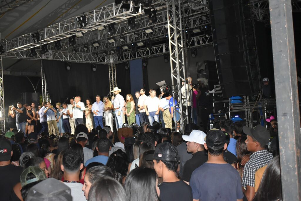 Show com grupo de renome nacional, Traia Véia, reuniu mais de 6 mil pessoas nas comemorações de final de ano, em Iguatemi Show com grupo de renome nacional, Traia Véia, reuniu mais de 6 mil pessoas nas comemorações de final de ano, em Iguatemi