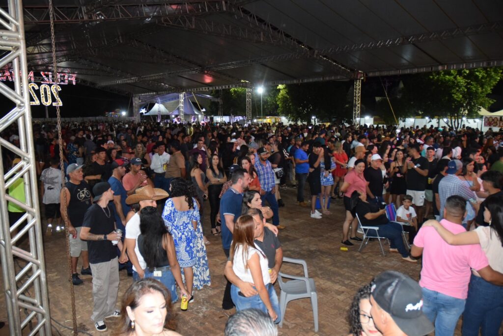 Show com grupo de renome nacional, Traia Véia, reuniu mais de 6 mil pessoas nas comemorações de final de ano, em Iguatemi Show com grupo de renome nacional, Traia Véia, reuniu mais de 6 mil pessoas nas comemorações de final de ano, em Iguatemi