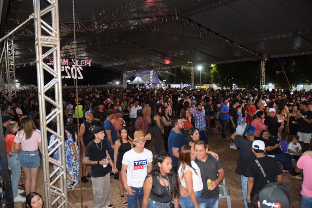 Show com grupo de renome nacional, Traia Véia, reuniu mais de 6 mil pessoas nas comemorações de final de ano, em Iguatemi Show com grupo de renome nacional, Traia Véia, reuniu mais de 6 mil pessoas nas comemorações de final de ano, em Iguatemi