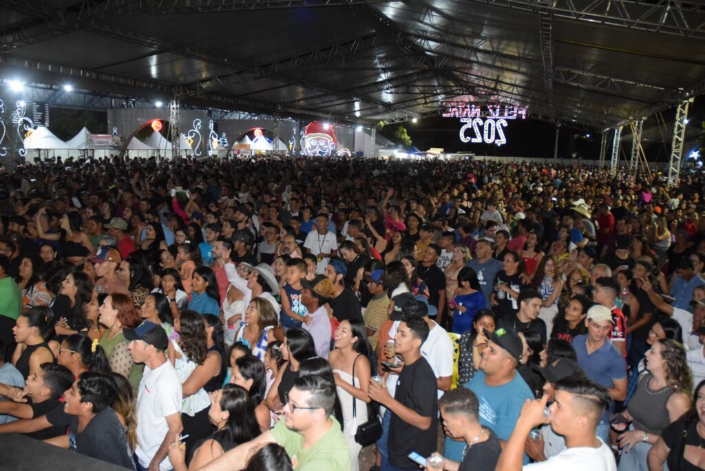 Show com grupo de renome nacional, Traia Véia, reuniu mais de 6 mil pessoas nas comemorações de final de ano, em Iguatemi Show com grupo de renome nacional, Traia Véia, reuniu mais de 6 mil pessoas nas comemorações de final de ano, em Iguatemi