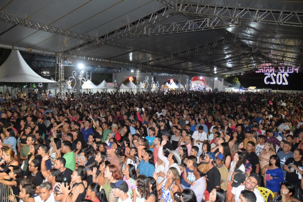 Show com grupo de renome nacional, Traia Véia, reuniu mais de 6 mil pessoas nas comemorações de final de ano, em Iguatemi Show com grupo de renome nacional, Traia Véia, reuniu mais de 6 mil pessoas nas comemorações de final de ano, em Iguatemi
