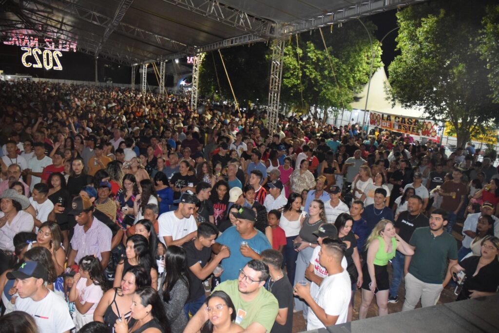 Show com grupo de renome nacional, Traia Véia, reuniu mais de 6 mil pessoas nas comemorações de final de ano, em Iguatemi Show com grupo de renome nacional, Traia Véia, reuniu mais de 6 mil pessoas nas comemorações de final de ano, em Iguatemi