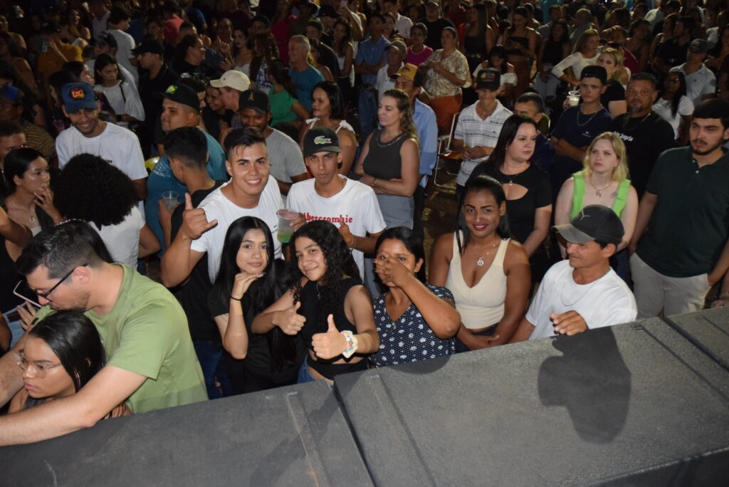 Show com grupo de renome nacional, Traia Véia, reuniu mais de 6 mil pessoas nas comemorações de final de ano, em Iguatemi Show com grupo de renome nacional, Traia Véia, reuniu mais de 6 mil pessoas nas comemorações de final de ano, em Iguatemi