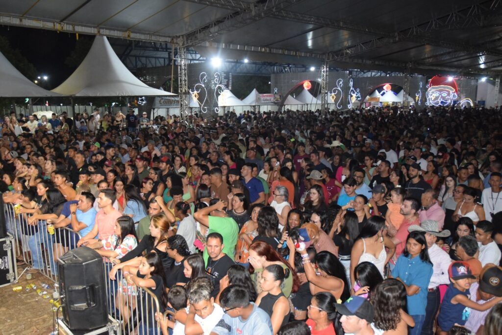 Show com grupo de renome nacional, Traia Véia, reuniu mais de 6 mil pessoas nas comemorações de final de ano, em Iguatemi Show com grupo de renome nacional, Traia Véia, reuniu mais de 6 mil pessoas nas comemorações de final de ano, em Iguatemi
