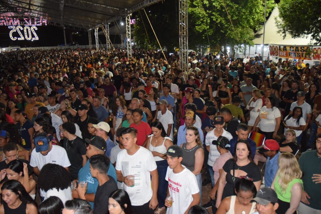 Show com grupo de renome nacional, Traia Véia, reuniu mais de 6 mil pessoas nas comemorações de final de ano, em Iguatemi Show com grupo de renome nacional, Traia Véia, reuniu mais de 6 mil pessoas nas comemorações de final de ano, em Iguatemi