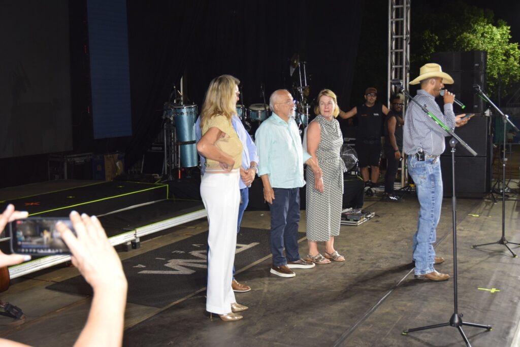 Show com grupo de renome nacional, Traia Véia, reuniu mais de 6 mil pessoas nas comemorações de final de ano, em Iguatemi Show com grupo de renome nacional, Traia Véia, reuniu mais de 6 mil pessoas nas comemorações de final de ano, em Iguatemi