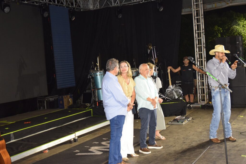 Show com grupo de renome nacional, Traia Véia, reuniu mais de 6 mil pessoas nas comemorações de final de ano, em Iguatemi Show com grupo de renome nacional, Traia Véia, reuniu mais de 6 mil pessoas nas comemorações de final de ano, em Iguatemi