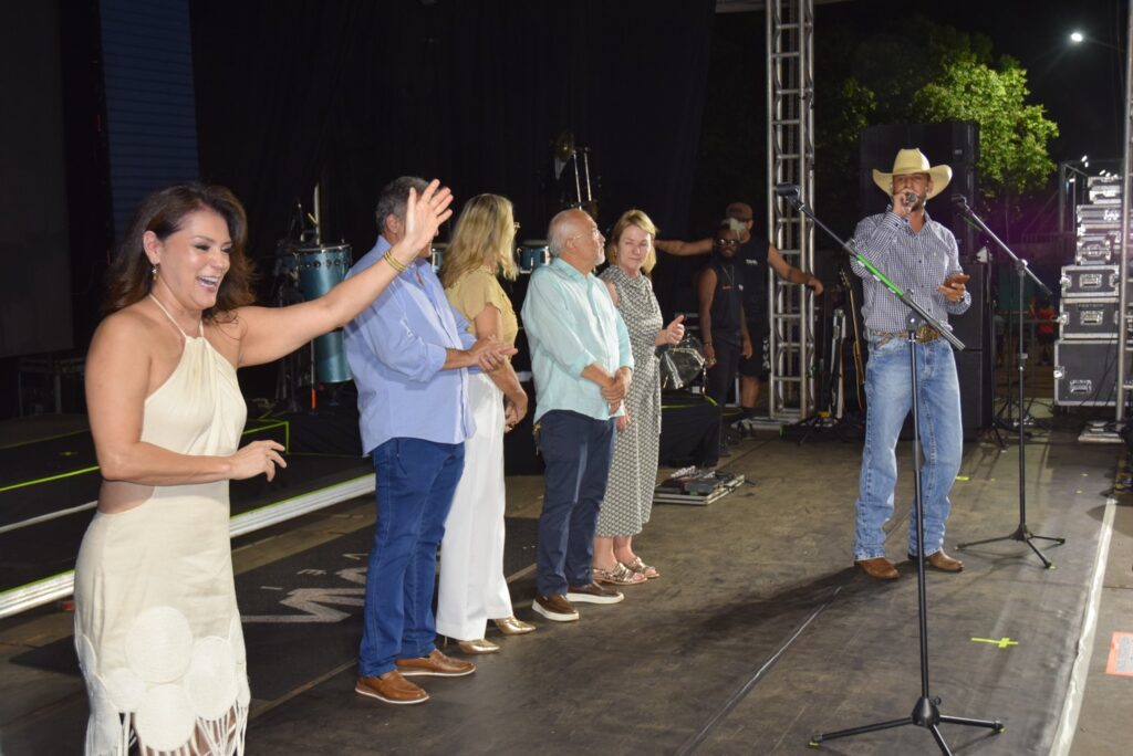 Show com grupo de renome nacional, Traia Véia, reuniu mais de 6 mil pessoas nas comemorações de final de ano, em Iguatemi Show com grupo de renome nacional, Traia Véia, reuniu mais de 6 mil pessoas nas comemorações de final de ano, em Iguatemi