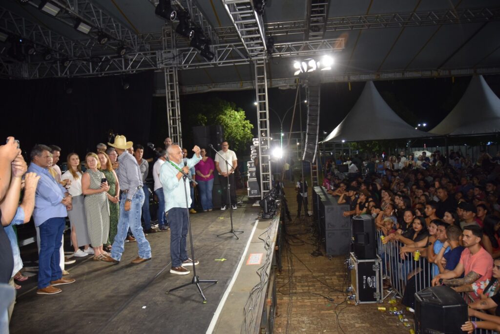 Show com grupo de renome nacional, Traia Véia, reuniu mais de 6 mil pessoas nas comemorações de final de ano, em Iguatemi Show com grupo de renome nacional, Traia Véia, reuniu mais de 6 mil pessoas nas comemorações de final de ano, em Iguatemi