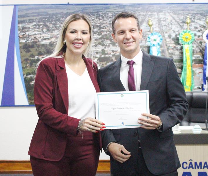 Ato de diplomação do prefeito eleito, Sérgio Barbosa, do vice, Jaime Vizotto, de vereadores e suplementes, em Amambai
