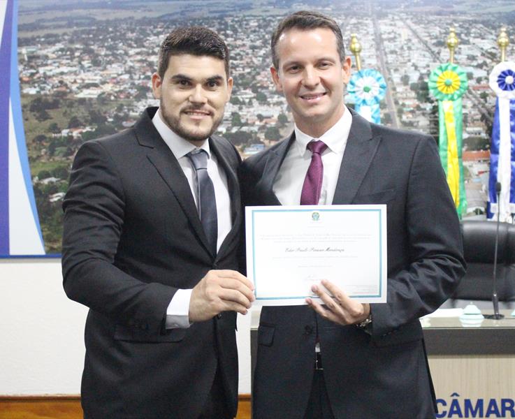 Ato de diplomação do prefeito eleito, Sérgio Barbosa, do vice, Jaime Vizotto, de vereadores e suplementes, em Amambai