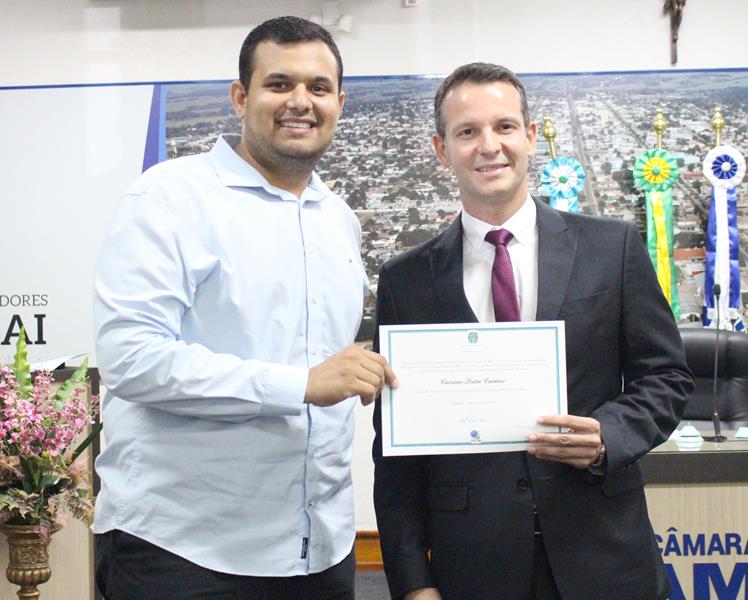 Ato de diplomação do prefeito eleito, Sérgio Barbosa, do vice, Jaime Vizotto, de vereadores e suplementes, em Amambai