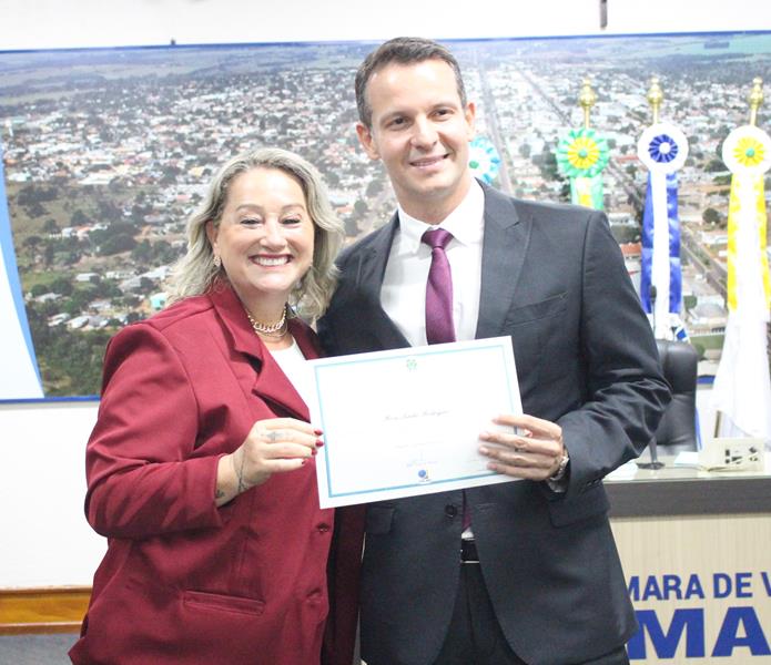 Ato de diplomação do prefeito eleito, Sérgio Barbosa, do vice, Jaime Vizotto, de vereadores e suplementes, em Amambai