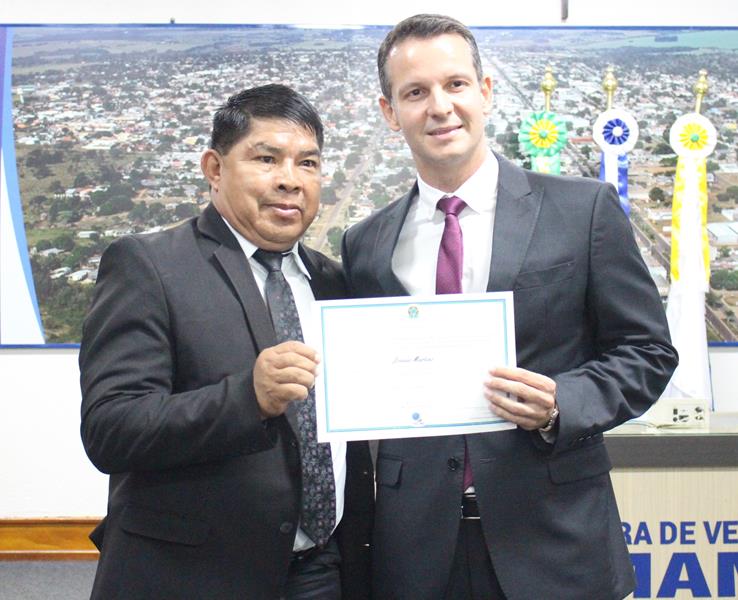 Ato de diplomação do prefeito eleito, Sérgio Barbosa, do vice, Jaime Vizotto, de vereadores e suplementes, em Amambai