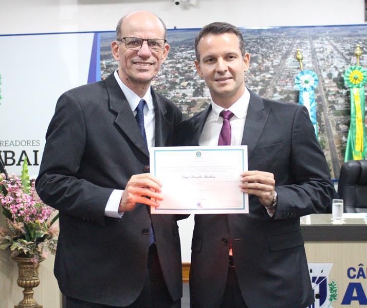 Ato de diplomação do prefeito eleito, Sérgio Barbosa, do vice, Jaime Vizotto, de vereadores e suplementes, em Amambai