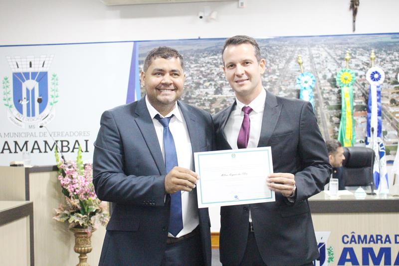Prefeito, vice-prefeito e vereadores eleitos e reeleitos em Paranhos foram diplomados