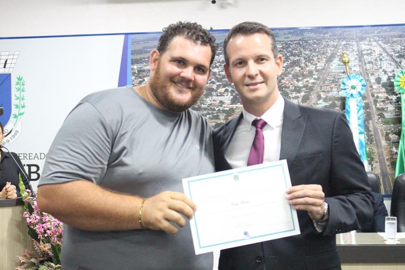 Prefeito, vice-prefeito e vereadores eleitos e reeleitos em Paranhos foram diplomados