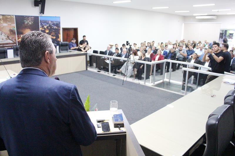 Prefeito, vice-prefeito e vereadores eleitos e reeleitos em Paranhos foram diplomados